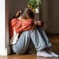 Zaburzenia psychiczne „zaraźliwe” wśród młodzieży?  Badania JAMA odkrywają zaskakującą prawdę