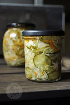 Sałatka z kapusty i ogórków