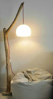 Lampa z gałęzi