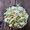 Coleslaw z młodej kapusty