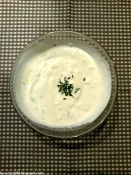 Lekki dip czosnkowy