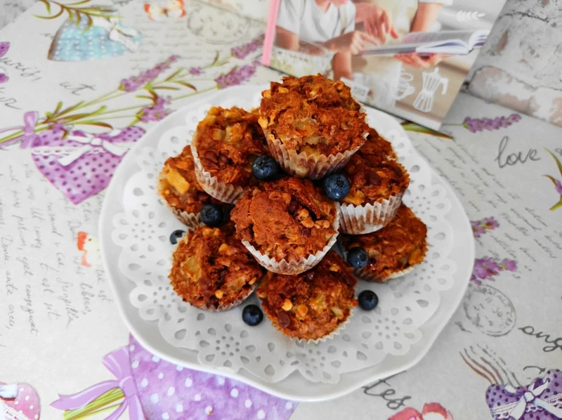 Muffinki owsiano – migdałowe z jabłkami i czekoladą.