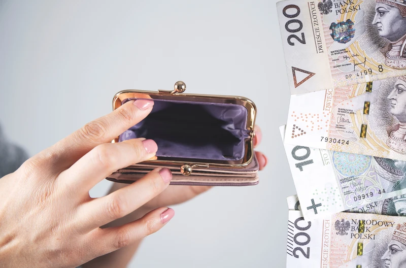 Polacy dostaną 4 tysiące złotych! Rekompensata za drożyznę!