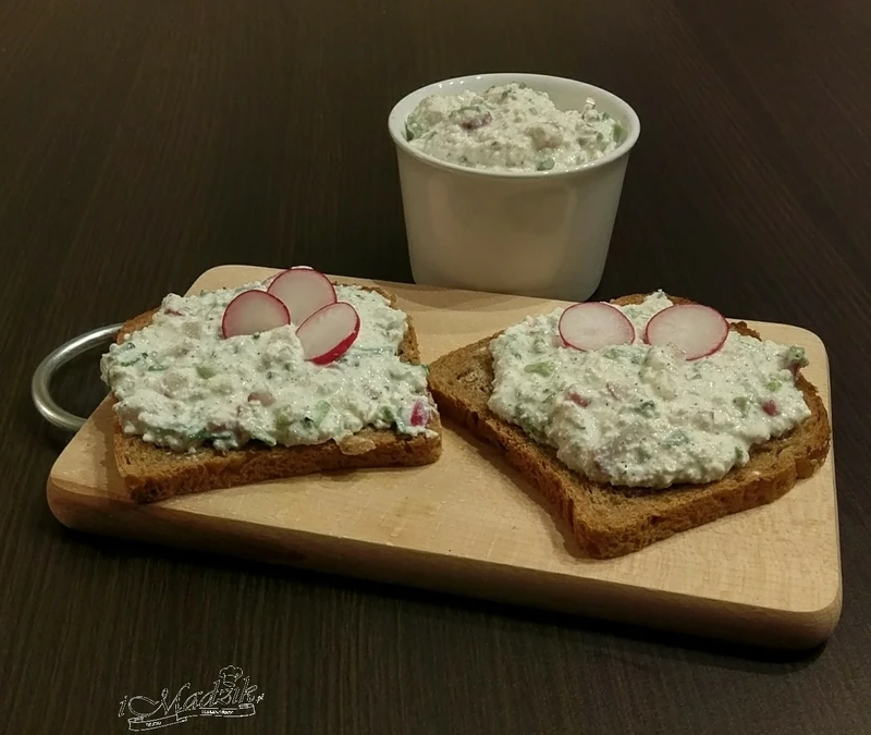 Twaróg ze szczypiorkiem i rzodkiewką wersja fit / Gzik