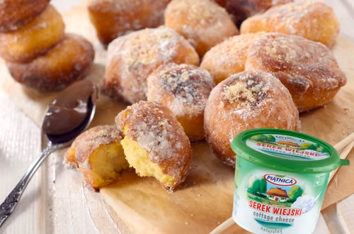 Błyskawiczne mini pączki serowe na Tłusty Czwartek!  – prosty przepis z serka wiejskiego!