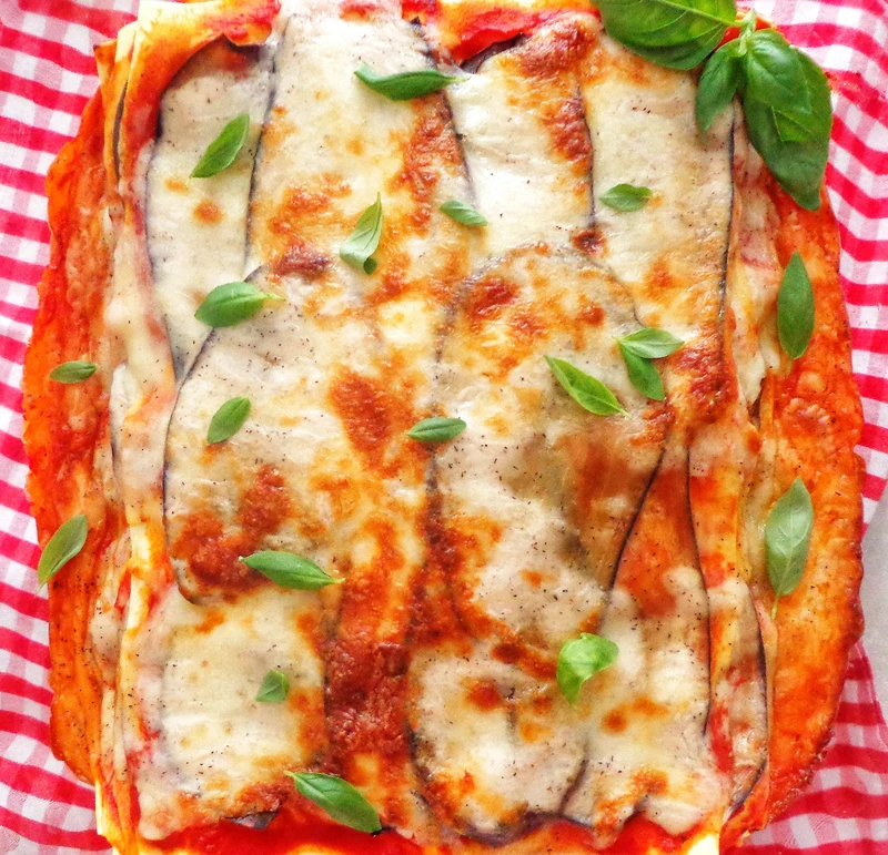 Lasagne "parmigiana" z bakłażanem i sosem beszamelowym