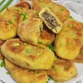 Kotlety ziemniaczane z pieczarkami