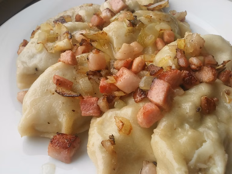 Pierogi z kaszą gryczaną i mięsem