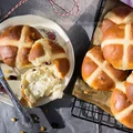 Hot cross buns - bułeczki z krzyżem