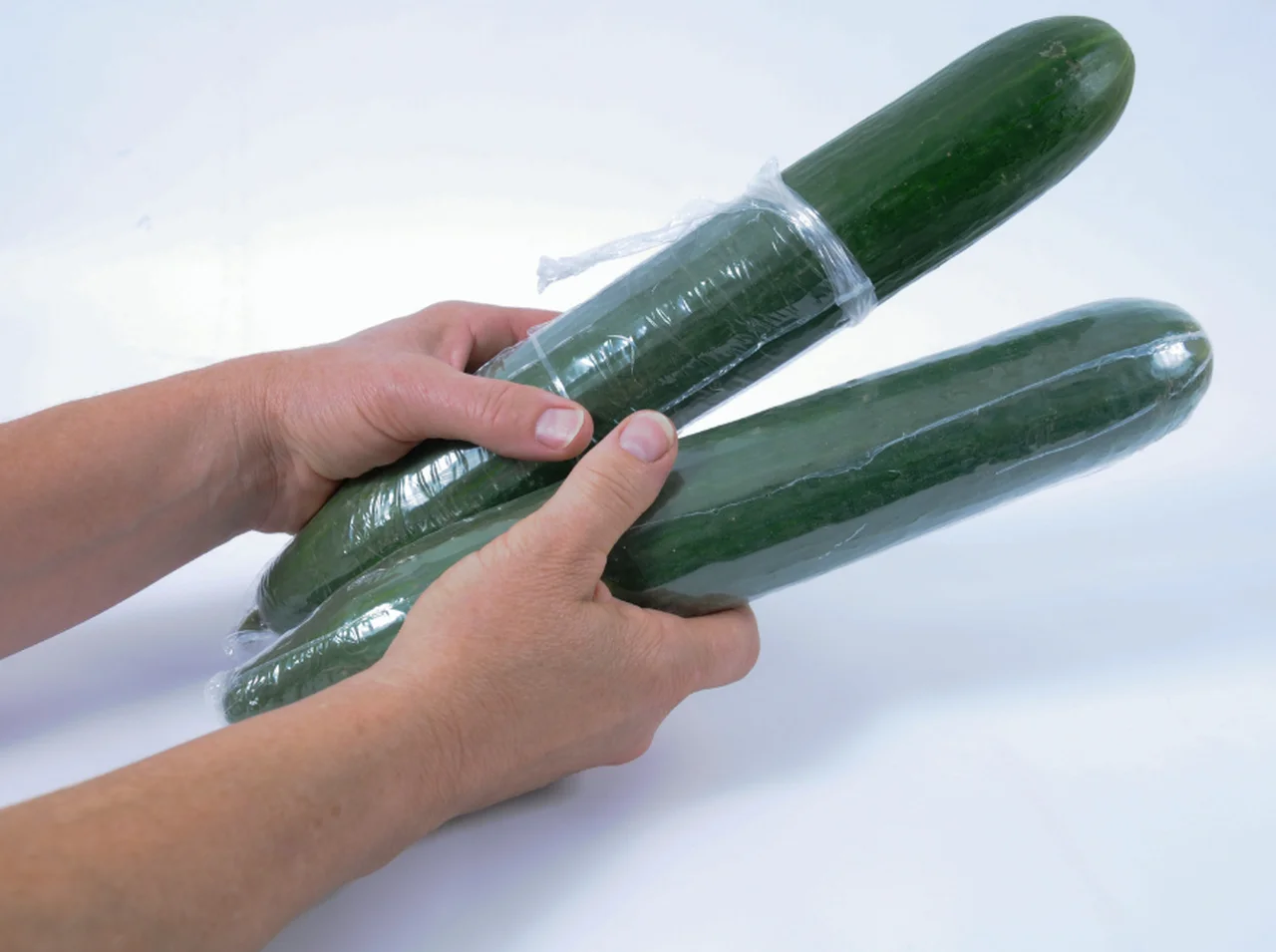 Koniec ogórków zapakowanych w folię i nie tylko! Unia Europejska właśnie wdrożyła swój plan