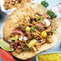 Taco z ananasem i szarpaną wieprzowiną