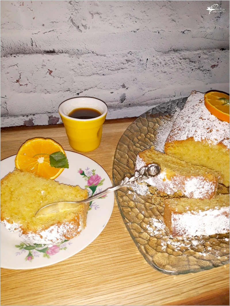 Cytrusowa babka (mieszana łyżką)