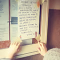 Koronawirus wzbudza chęć pomocy! Poruszająca kartka na klatce