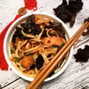 Makaron chow mein z kurczakiem i grzybami mun