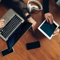 Jak wybrać najlepszy sklep z gadżetami reklamowymi?