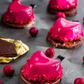 Entremets z musem czekoladowym i wiśniami na spodzie brownie - food²