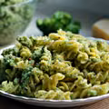 Makaron z pesto brokułowym