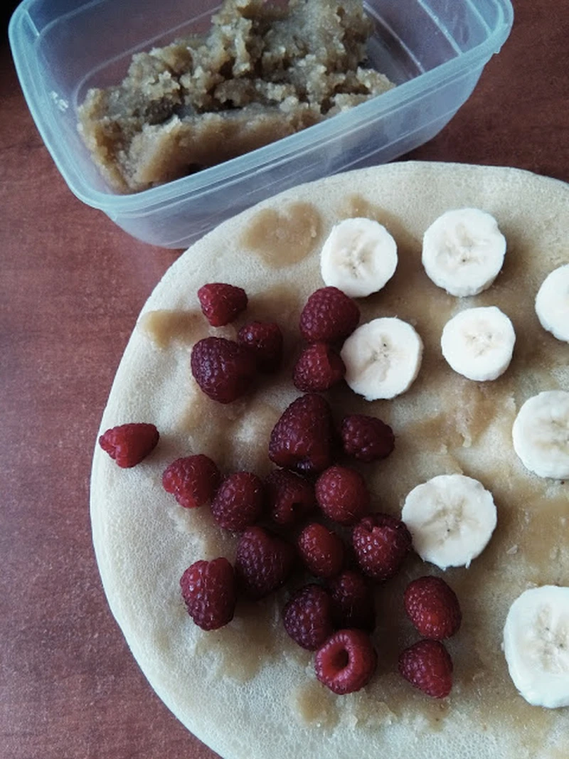 Healthy breakfast, czyli naleśnik z domowym masłem orzechowym!