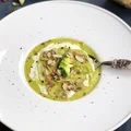 Rozgrzewająca fit zupa brokułowa – idealna na zimę
