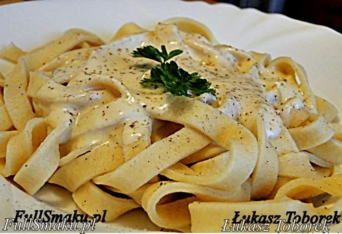 Tagiatelle w sosie śmietanowo-borowikowym