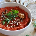 Muhammara - pasta z pieczonych papryk i orzechów włoskich