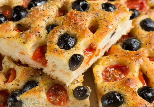 Dodaj TEN składnik do ciasta! Foccacia będzie puszysta i wilgotna jak z włoskiej piekarni