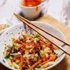Kurczak z kapustą pekińską – delikatne chińskie stir fry z ostrym sosem