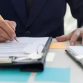 Każdy pracodawca będzie musiał zaoferować umowę o pracę w 2025 roku! Są jednak 3 kluczowe warunki