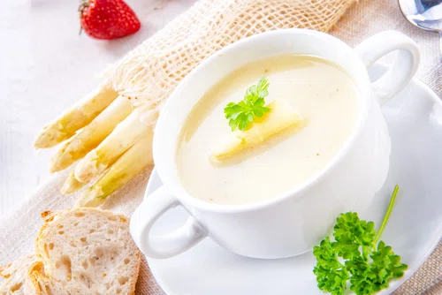 Zupa krem z białych szparagów
