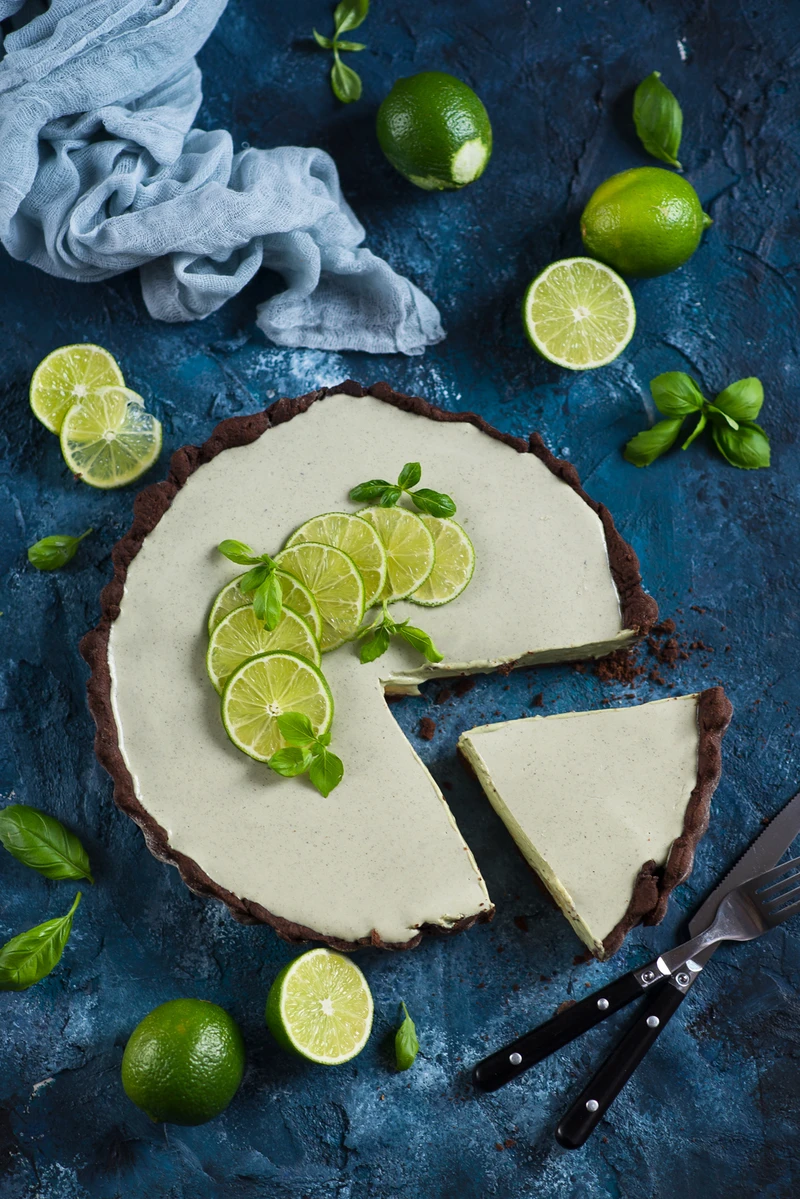 Orzeźwiająca Tarta sernikowa o smaku zielonej herbaty (matcha) z limonką