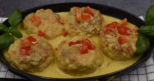 Kotlety w sosie curry z papryką