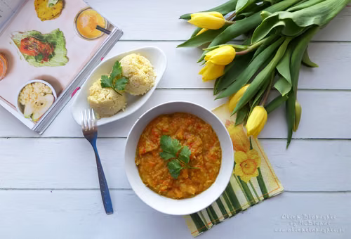 Wiosenny gulasz z cukinii – przepis krok po kroku