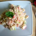 Sałatka z paluszkami surimi