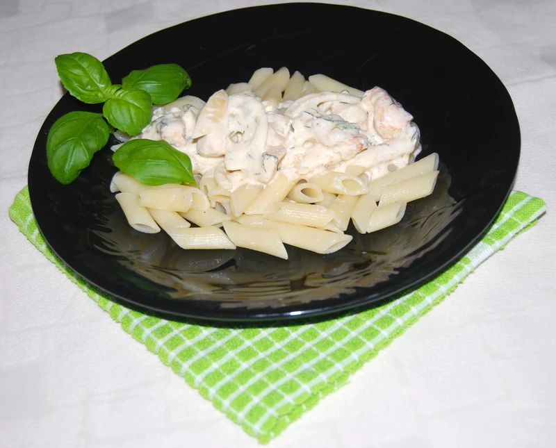 Makaron z kurczakiem i gorgonzolą