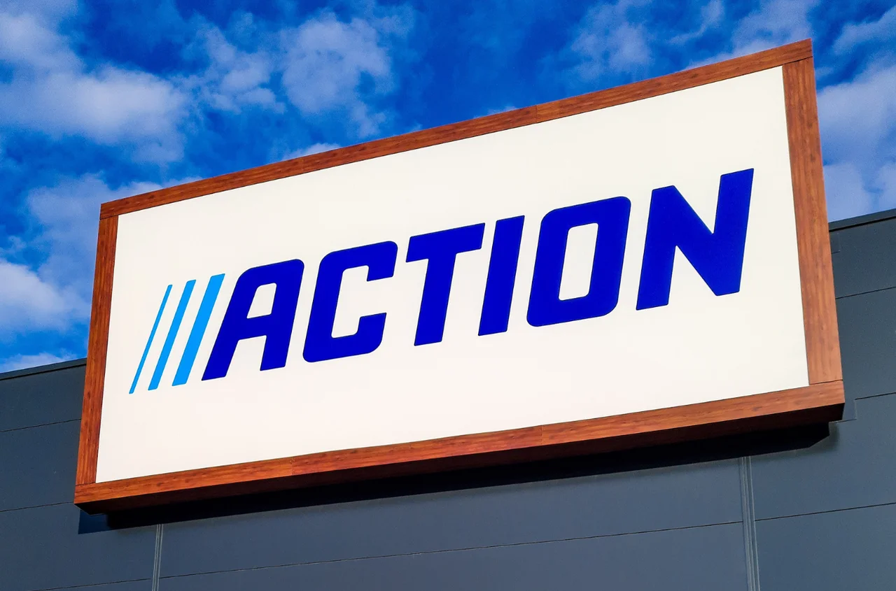 W Action osoby poniżej 18. roku życia już tego nie kupią! Komunikaty na półkach z produktami sieci zadziwiły klientów