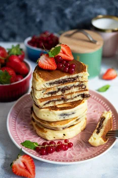 Puszyste pancakes z nutellą w środku