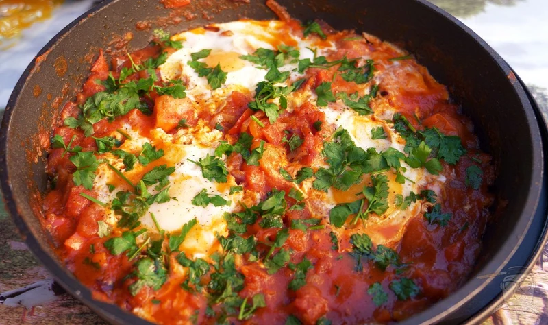 Shakshuka - pyszne śniadanie - Przepis - Kosą po patelni