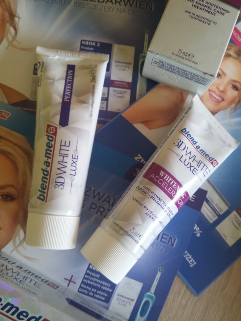 KURACJA WYBIELAJĄCA BLEND-A-MED 3D WHITE LUXE PERFECTION