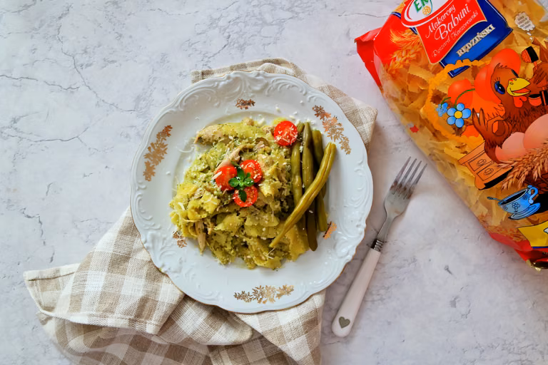Makaron z kurczakiem i pesto