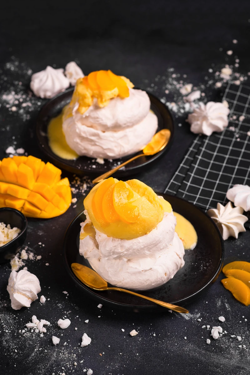 Mini pavlova z kremem z mango