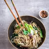 Makaron miso z grzybami shiitake