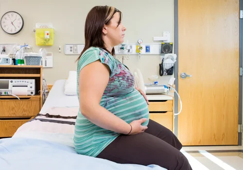 Każda kobieta z dostępem do znieczulenia zewnątrzoponowego!? Nowelizacja zakłada rewolucję na wszystkich porodówkach