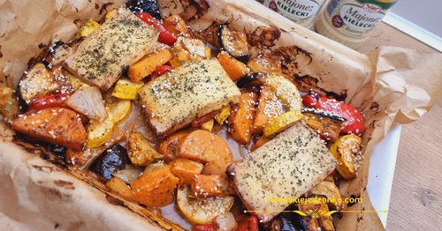 Pieczone kolorowe warzywa w sosie majonezowym