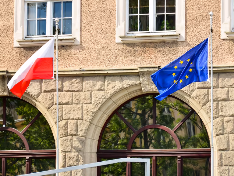 Dlaczego nie zostają wprowadzane nowe obostrzenia? Rząd odpowiada