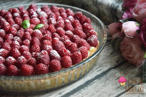 TARTA Z MALINAMI I BUDYNIEM