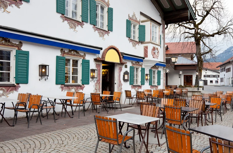 Koniec długiego siedzenia w restauracjach? Ten kraj wprowadza zaskakujące limity
