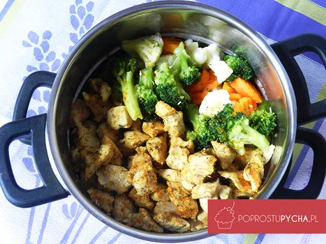 Fit kurczak na parze z warzywami