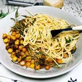 WTOREK: SPAGHETTI Z PIECZONĄ CIECIORKĄ Z ROZMARYNEM