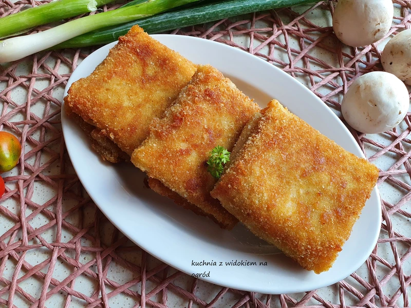 Krokiety z pieczarkami i serem żółtym
