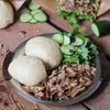 Pulled pork z parowanymi bułkami